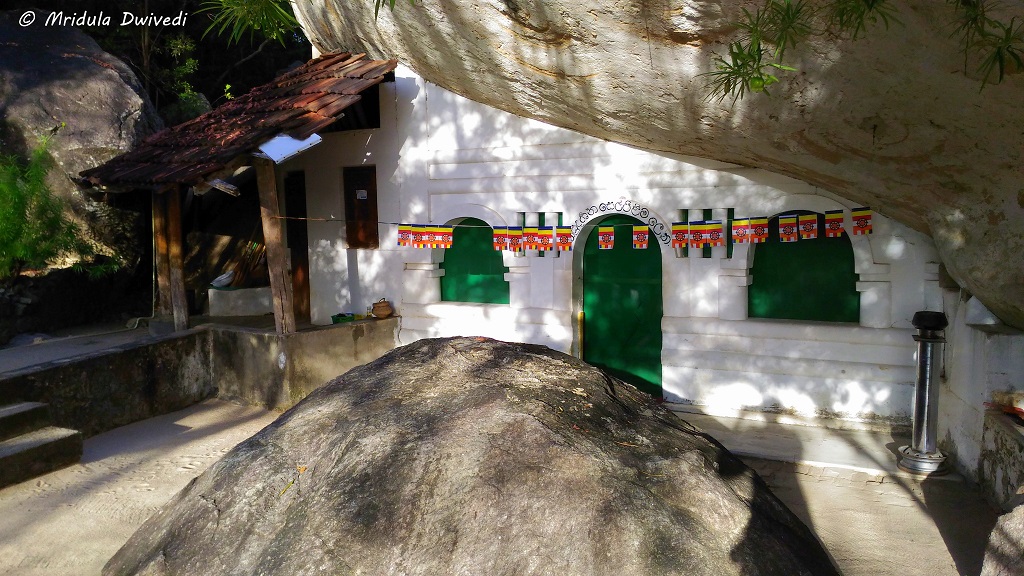 kudumbigala-monastery-midway