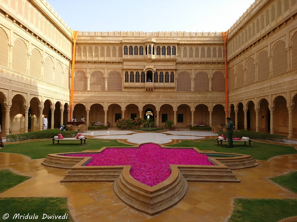 suryagarh-courtyard