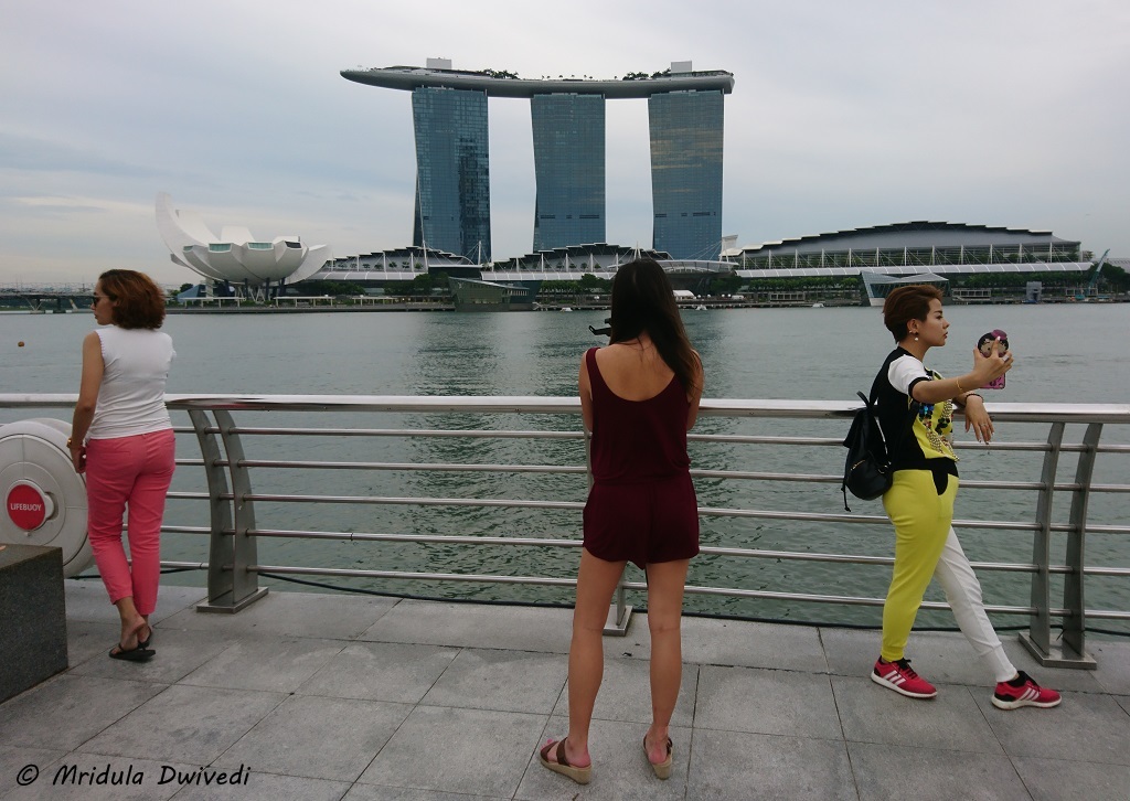 singapore-dess-code-women