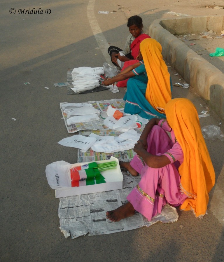 Commerce on the Streets, Selling flags at Anna Hazare's Fast site of Ramlila Maidan