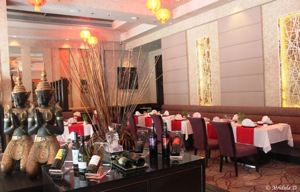 The Oriental Blossom: Ambiance 
