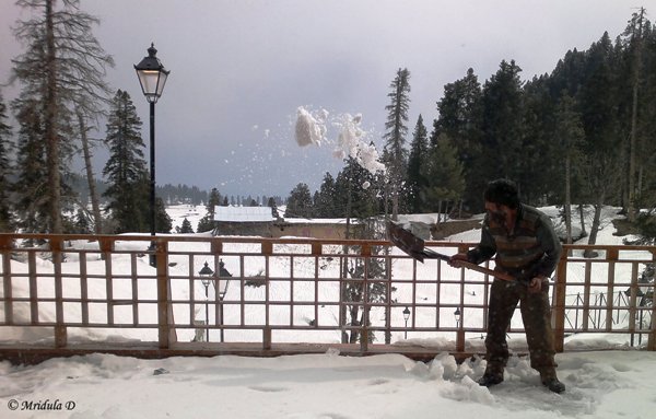 Shovling the Snow, The Khyber, Gulmarg
