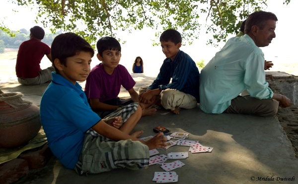 children playing cards