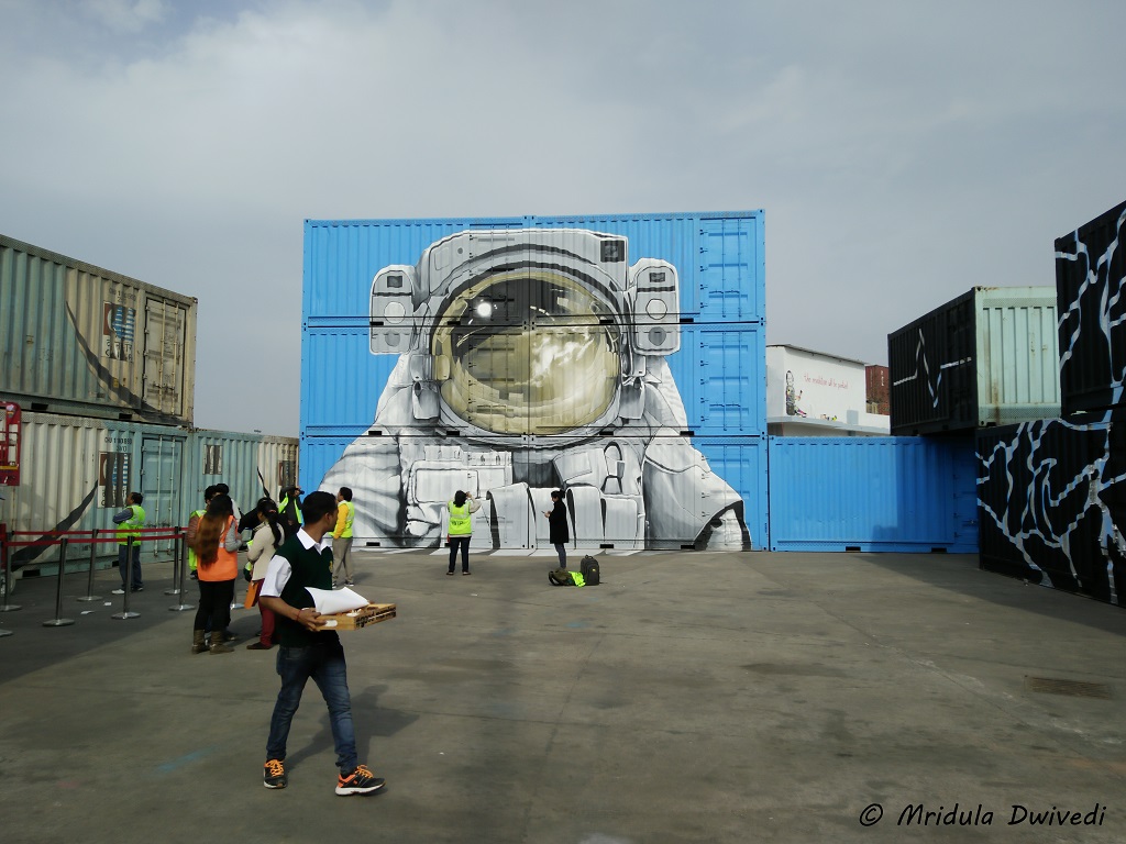 space-art-container