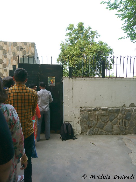 queue-philippines-embassy-new-delhi