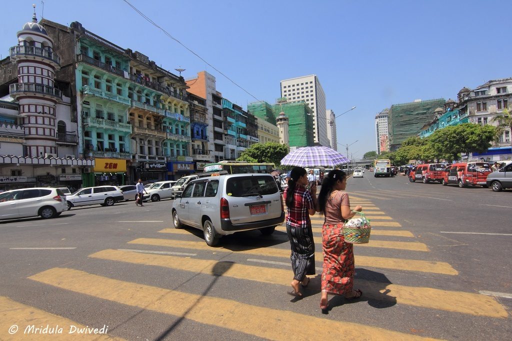 yangon-women-dress