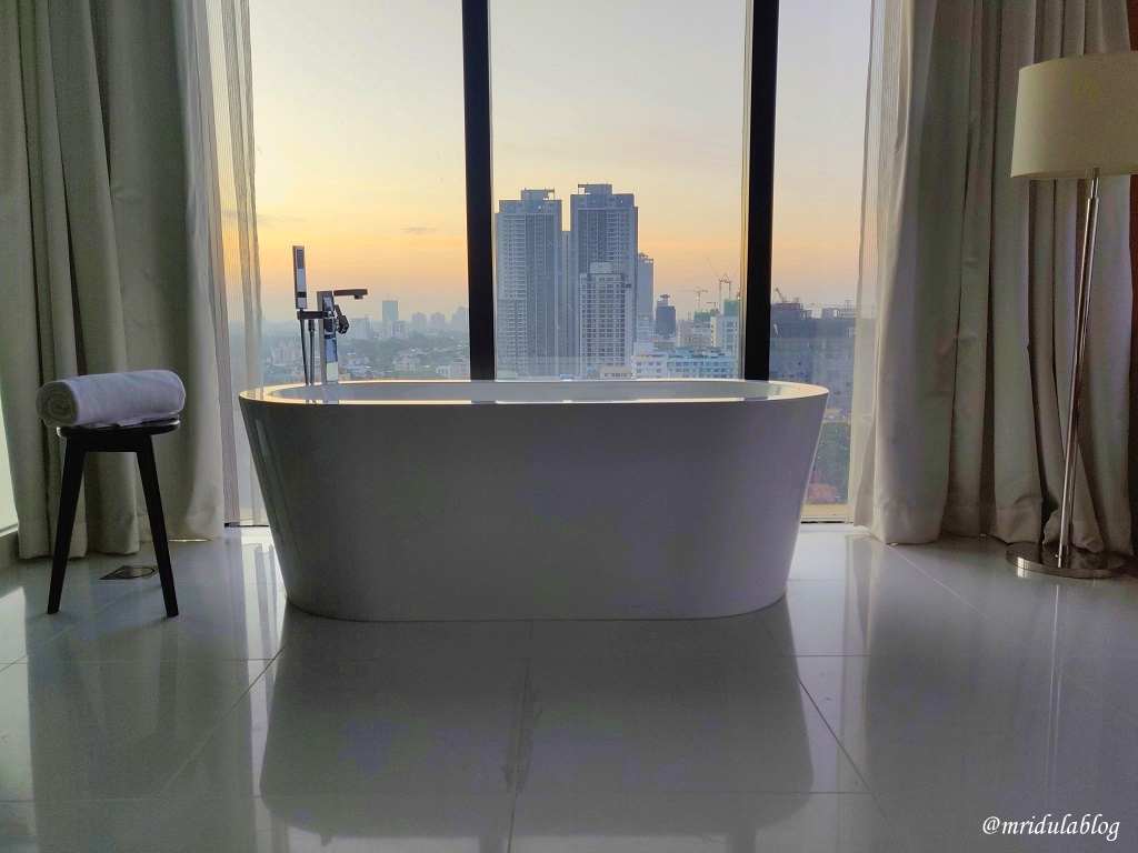A bathtub in the junior suite of the Movenpick Hotel, Colombo