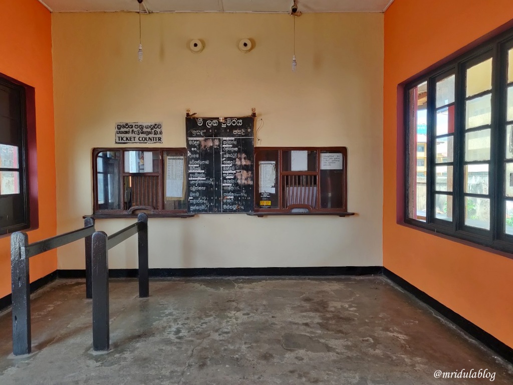 The ticket counter at tke Kollupitiya Train Station in Colombo, Sri lanka