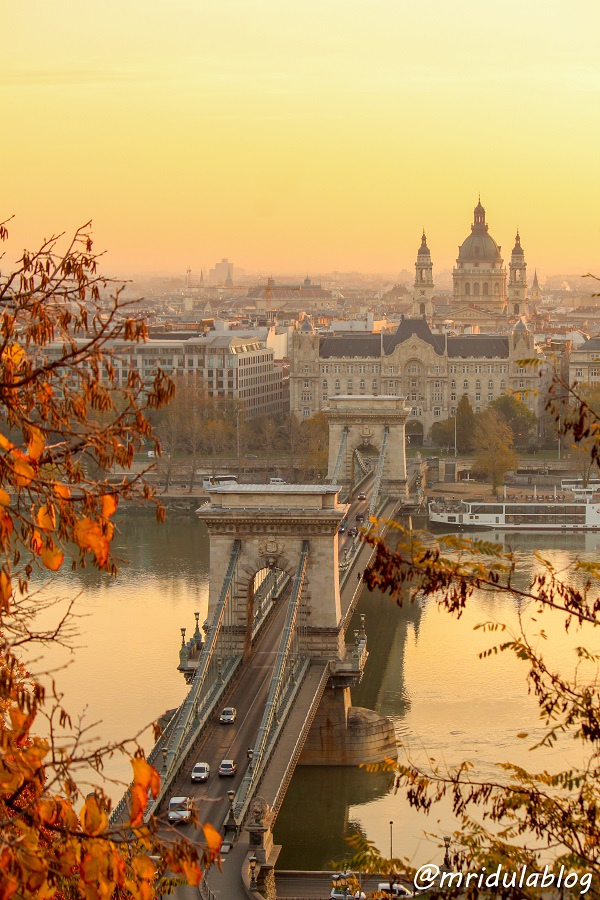 A View of the Chain Bridge at sunrise, Budapest, Hungary