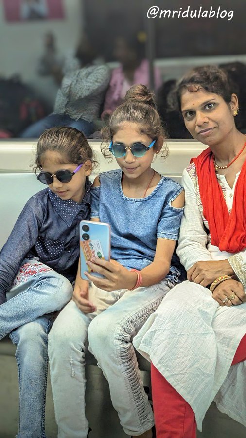 Girls taking selfie at Jaipur Metro